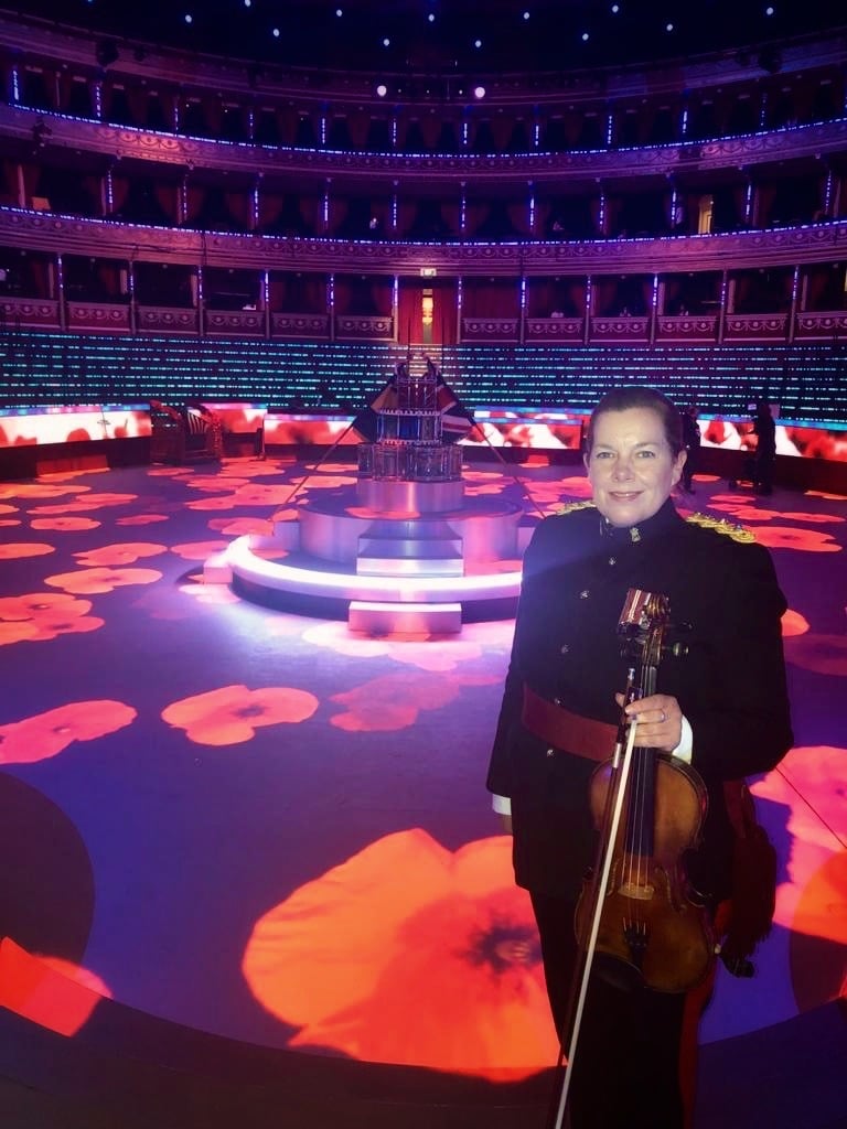 Seraphina violinist – Platinum Party at the Palace