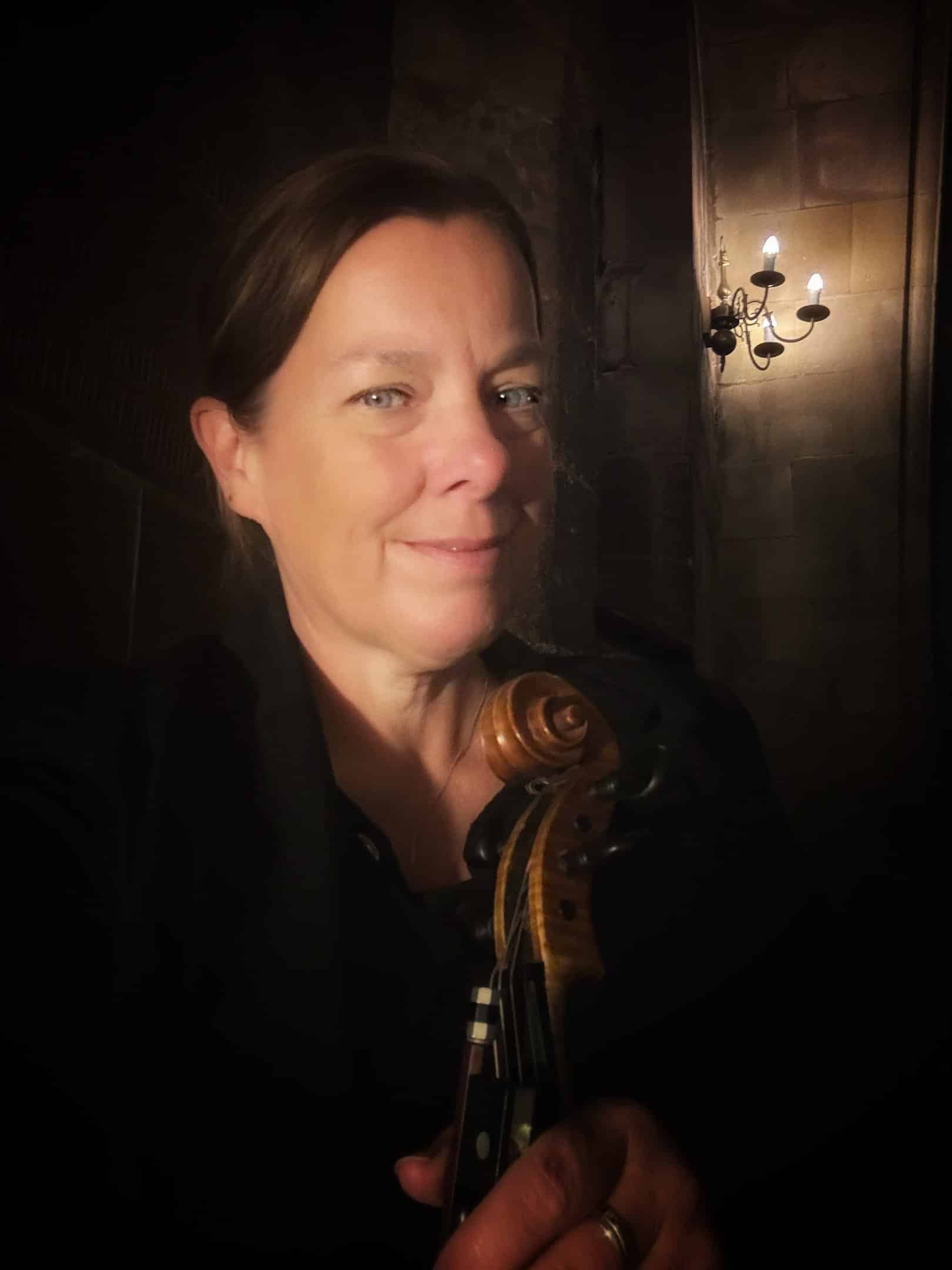 Seraphina wedding violinist by candlelight