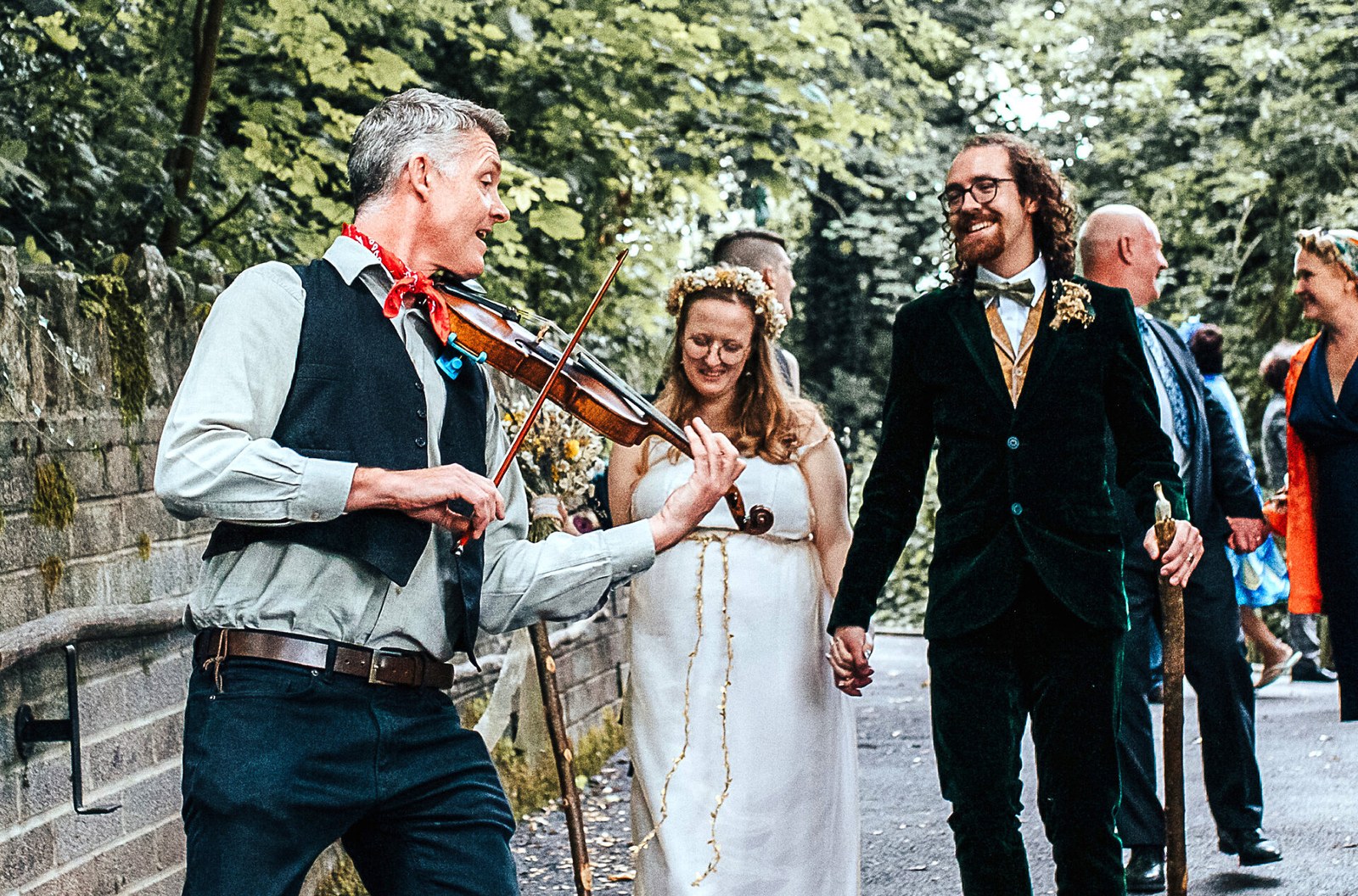 Bravura leading a wedding procession on the fiddle