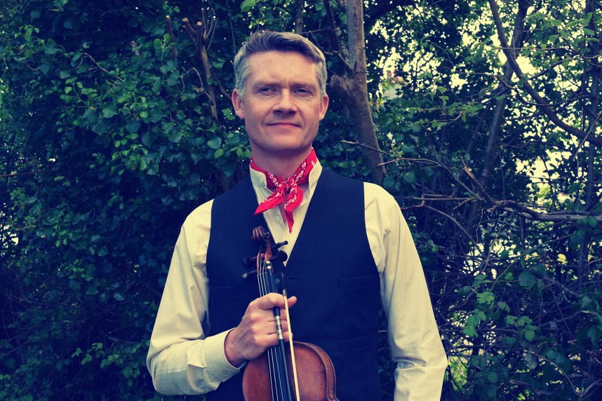 Bravura wedding violinist and fiddler